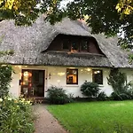 Reetdachlandhaus Wiemershoern *
