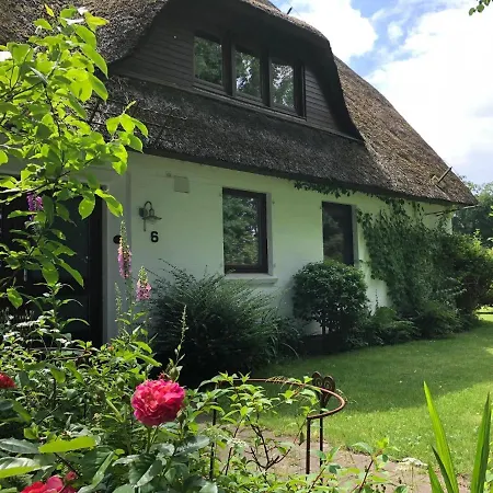 Reetdachlandhaus Wiemershoern بيت للعطل *