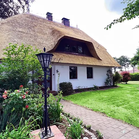 Reetdachlandhaus Wiemershörn