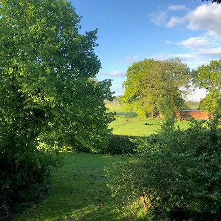 Reetdachlandhaus Wiemershoern Feriehus *